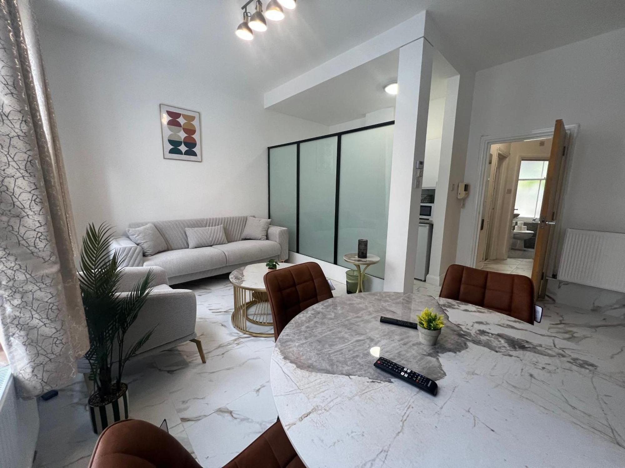 Appartement Chic 1-bed Flat In The Heart Of Soho Wardour Street 1wd *