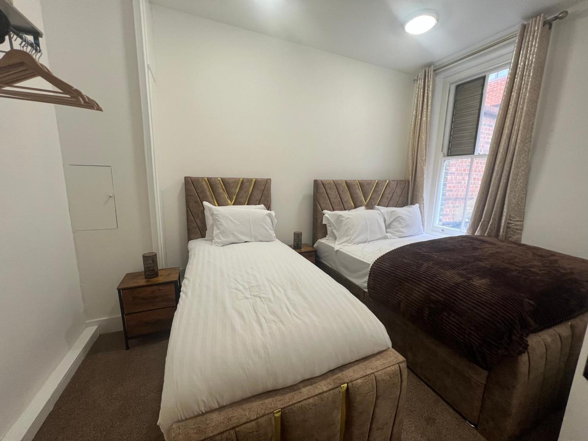 Chic 1-bed Flat In The Heart Of Soho Wardour Street 1wd *